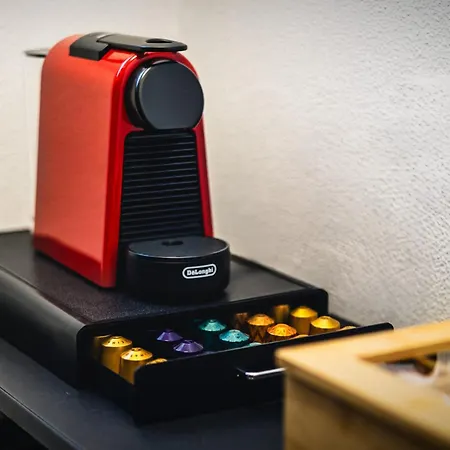 Modernes In Mit Netflix & Balkon