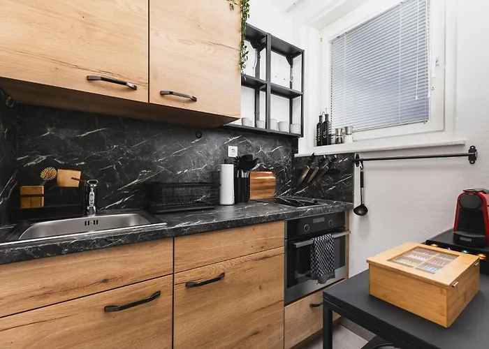 Modernes In Mit Netflix & Balkon 林茨